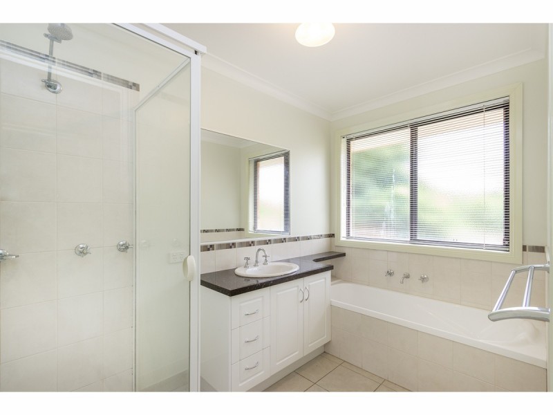 34 Briese Court, Thurgoona NSW 2640