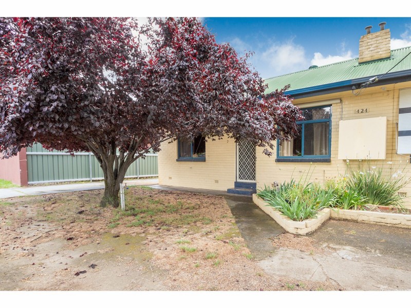 2/424 Kotthoff Street, Lavington NSW 2641