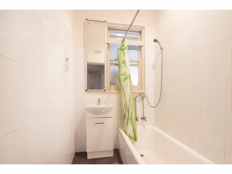 2/424 Kotthoff Street, Lavington NSW 2641