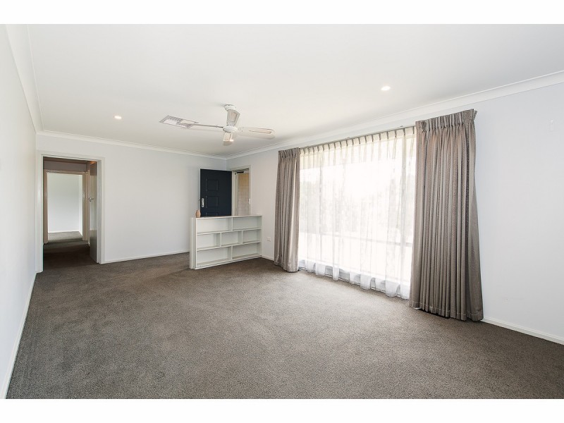 435 Davern Place, Lavington NSW 2641
