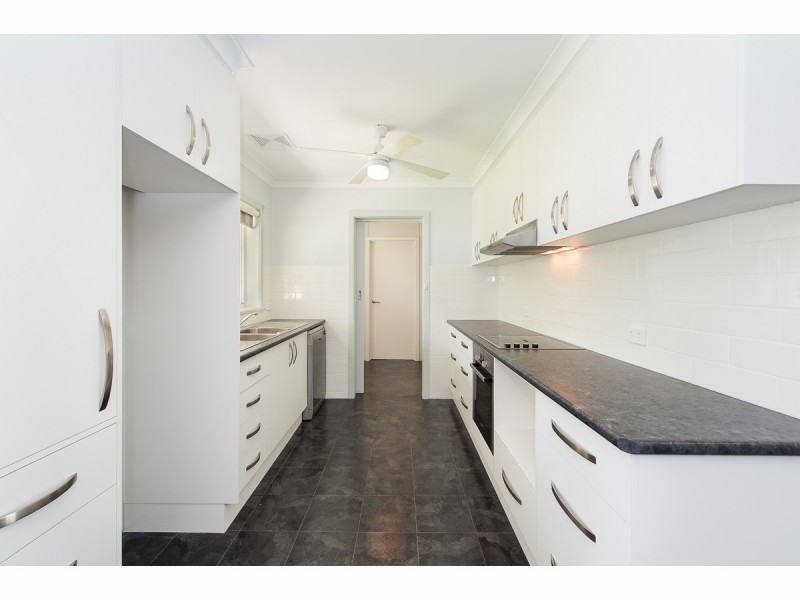 435 Davern Place, Lavington NSW 2641