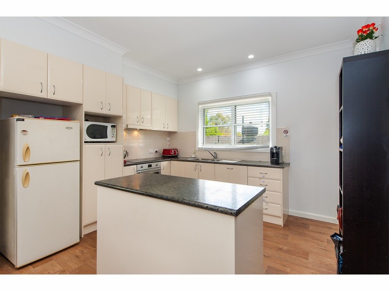 233 Bernhardt Street, East Albury NSW 2640