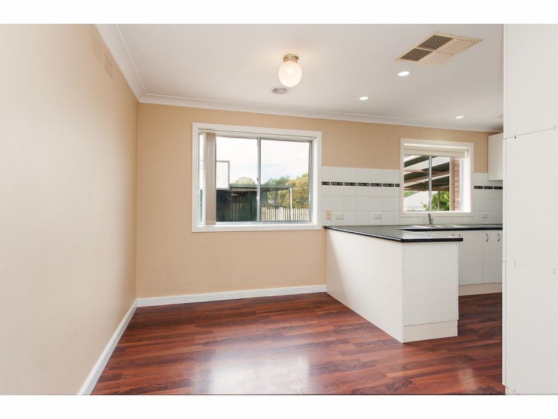 545 Williams Street, Lavington NSW 2641