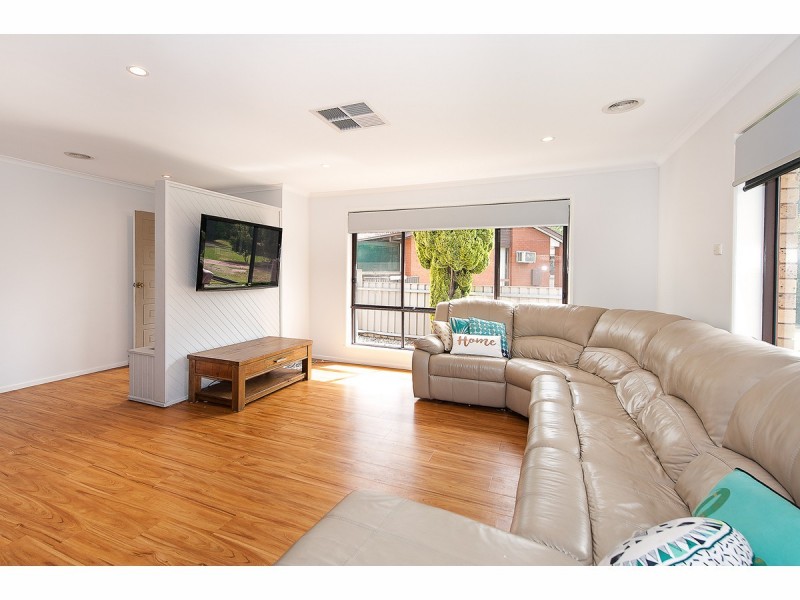 19 Lacebark Court, Thurgoona NSW 2640