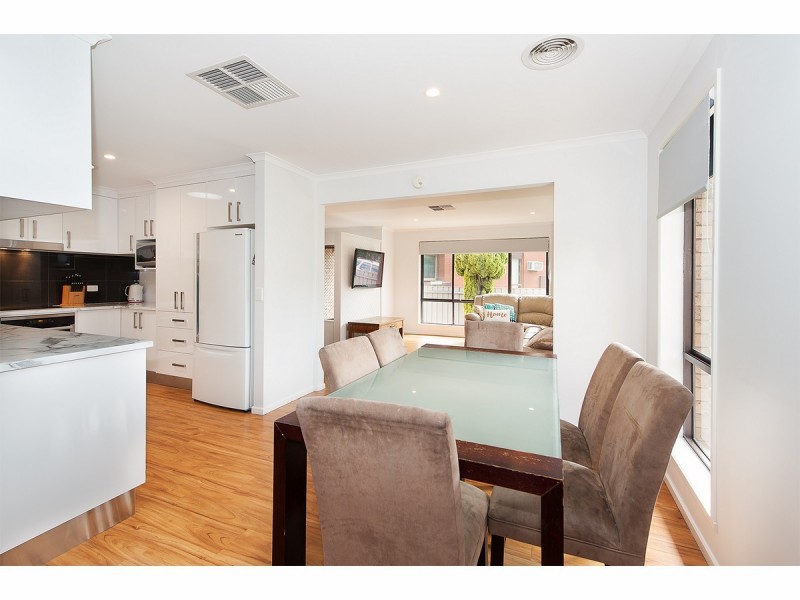 19 Lacebark Court, Thurgoona NSW 2640