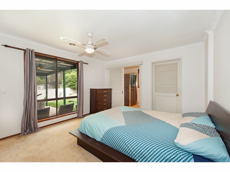19 Lacebark Court, Thurgoona NSW 2640