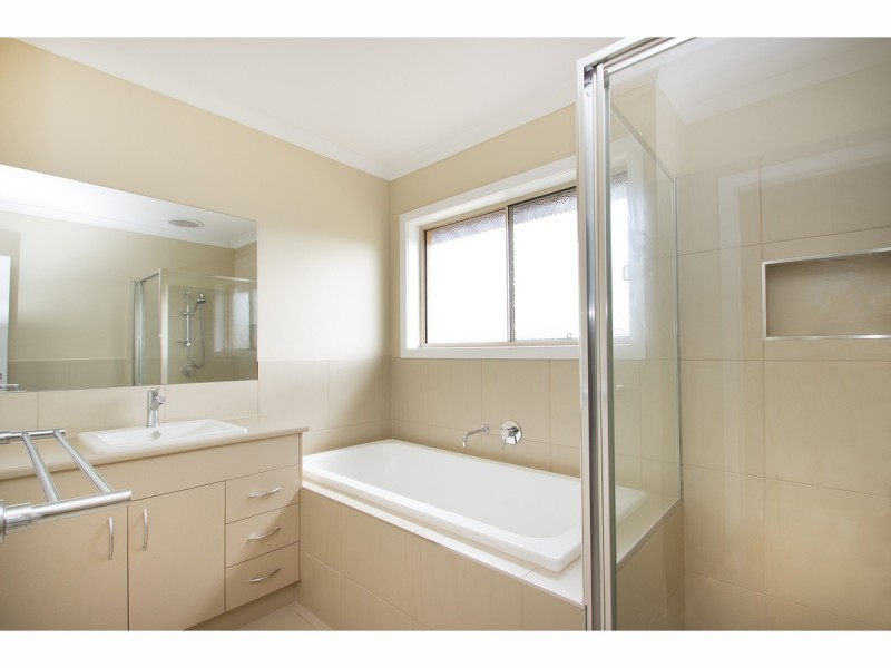 68 Felstead Circuit, Thurgoona NSW 2640