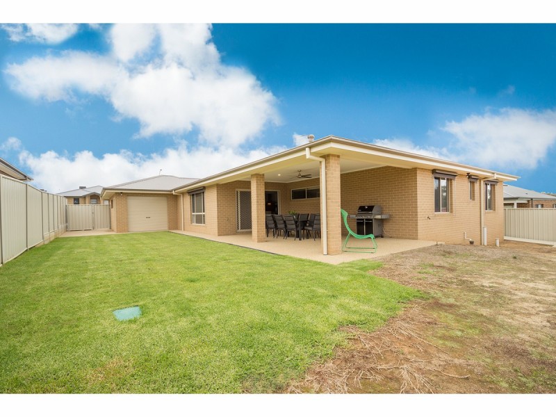 68 Felstead Circuit, Thurgoona NSW 2640