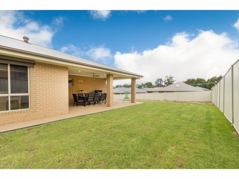 68 Felstead Circuit, Thurgoona NSW 2640
