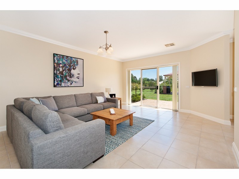 26 Lobbe Road, Thurgoona NSW 2640