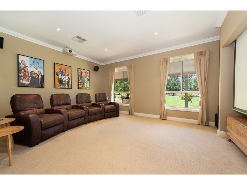 26 Lobbe Road, Thurgoona NSW 2640