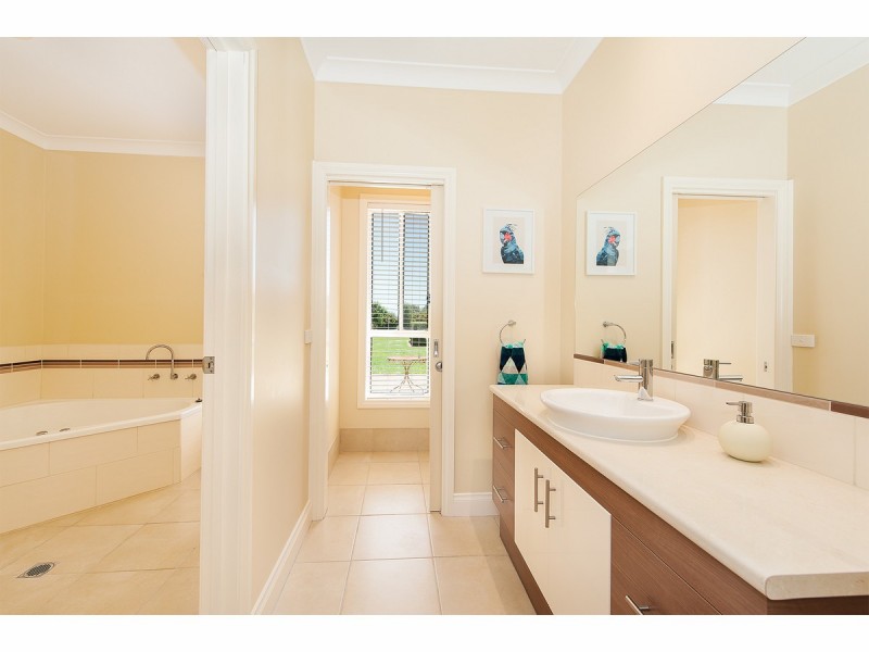 26 Lobbe Road, Thurgoona NSW 2640