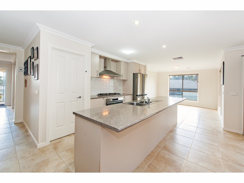 24 Friarbird Way, Thurgoona NSW 2640