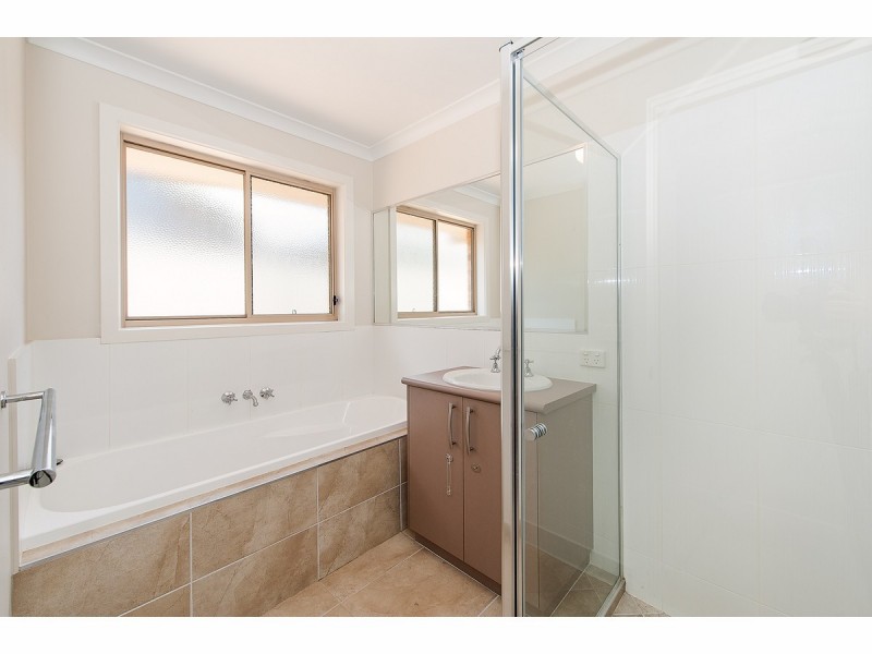 24 Friarbird Way, Thurgoona NSW 2640