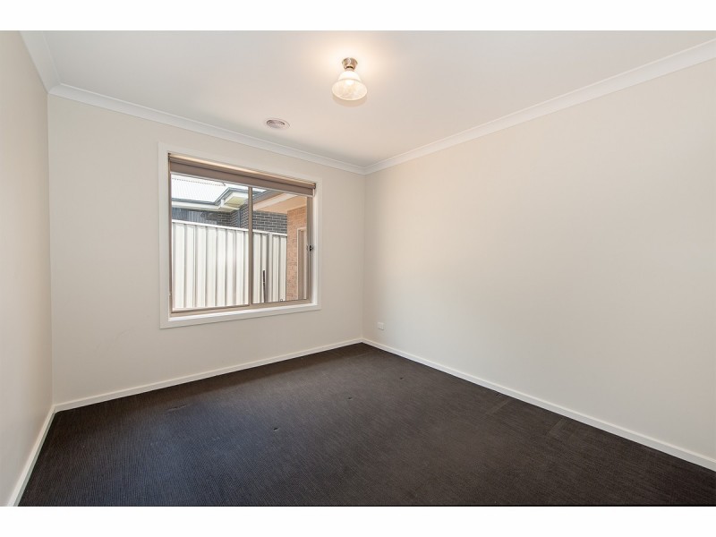 24 Friarbird Way, Thurgoona NSW 2640