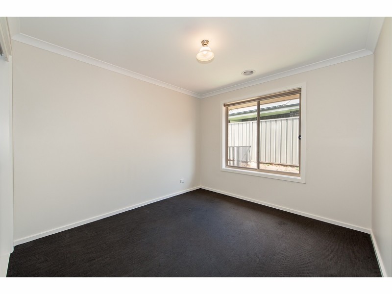 24 Friarbird Way, Thurgoona NSW 2640