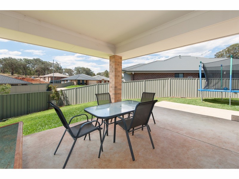 24 Friarbird Way, Thurgoona NSW 2640