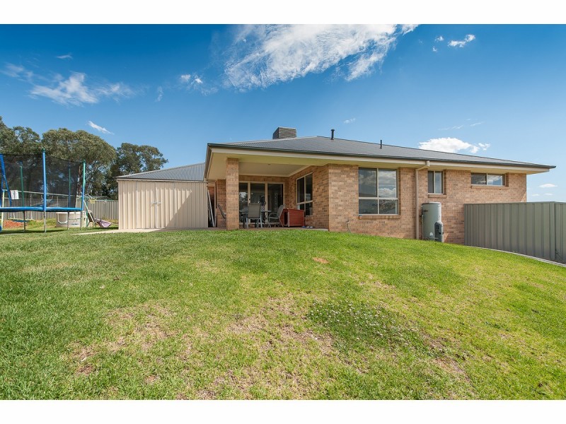 24 Friarbird Way, Thurgoona NSW 2640