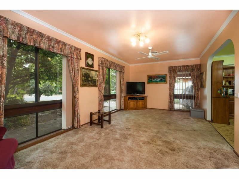 43 St Andrews Circuit, Thurgoona NSW 2640