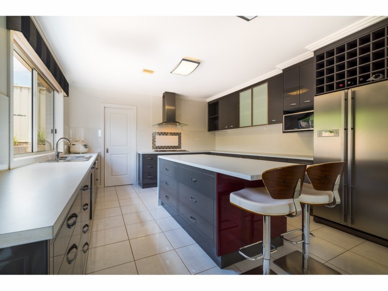 2 Craig Circuit, Leneva VIC 3691