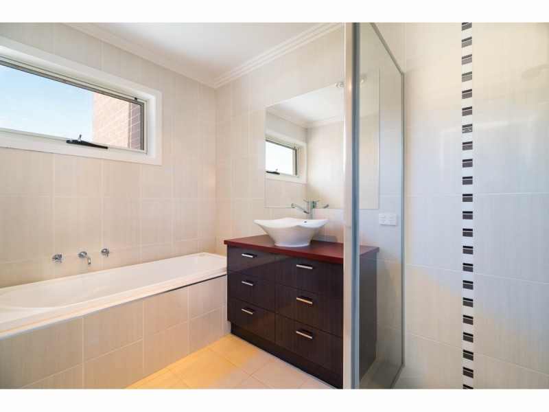 2 Craig Circuit, Leneva VIC 3691