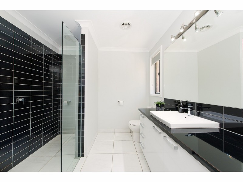 57 Lawson Circuit, Lavington NSW 2641