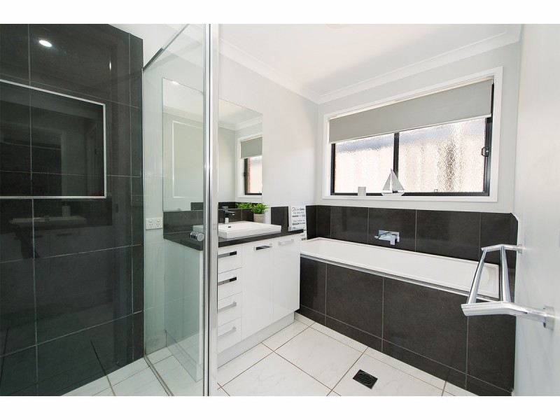 57 Lawson Circuit, Lavington NSW 2641