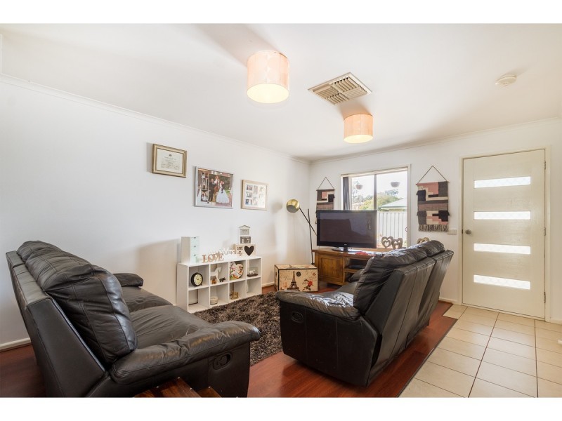 1/17 Kurrajong Crescent, West Albury NSW 2640