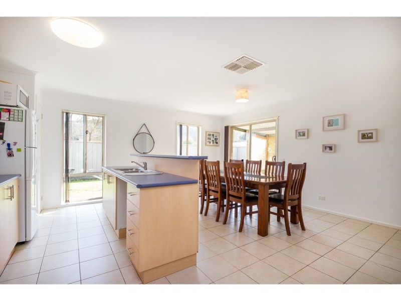 1/17 Kurrajong Crescent, West Albury NSW 2640