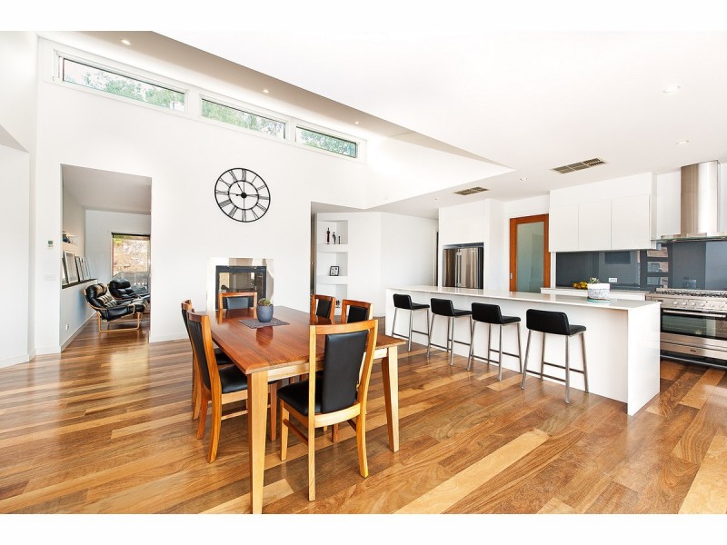 6 Finke Court, Hamilton Valley NSW 2641