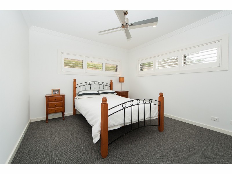 6 Finke Court, Hamilton Valley NSW 2641