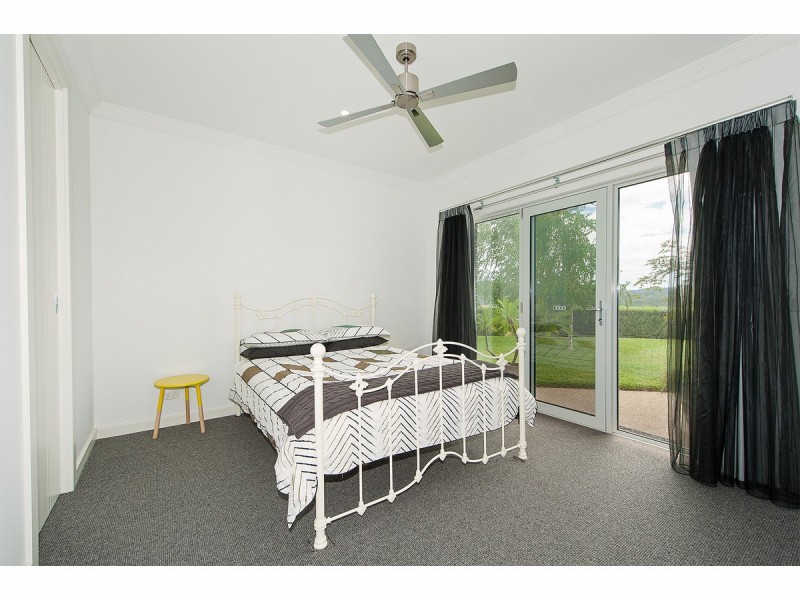 6 Finke Court, Hamilton Valley NSW 2641
