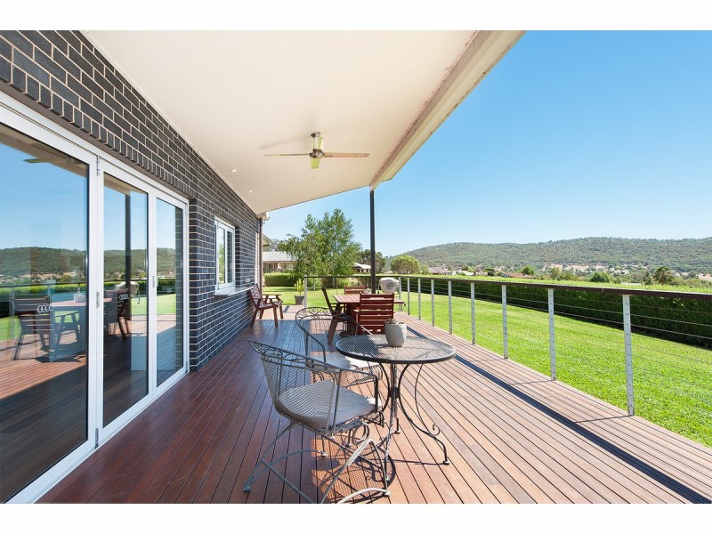 6 Finke Court, Hamilton Valley NSW 2641