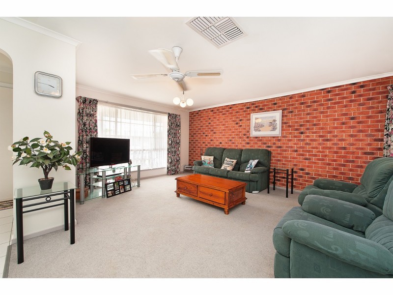 336 Shirleen Crescent, Lavington NSW 2641