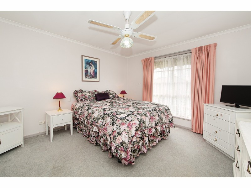 336 Shirleen Crescent, Lavington NSW 2641