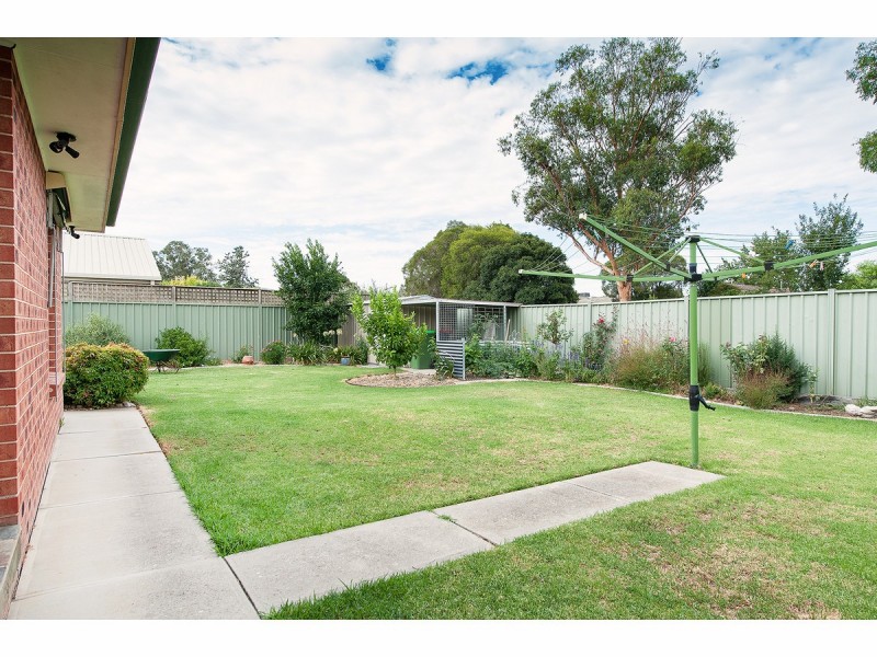 336 Shirleen Crescent, Lavington NSW 2641