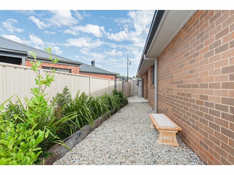 17 Blackburn Close, Wodonga VIC 3690