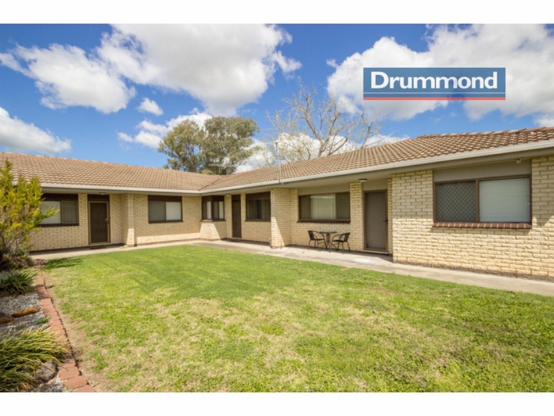 2-4/425 Urana Road, Lavington NSW 2641
