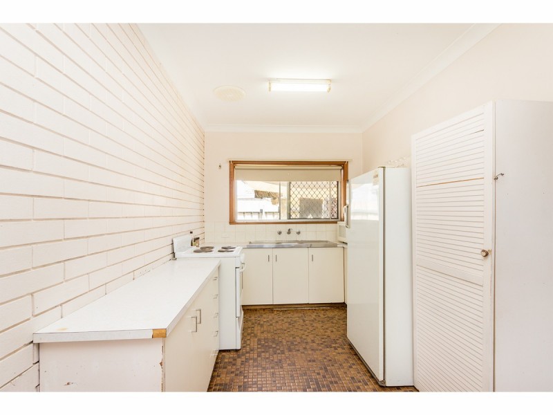 2-4/425 Urana Road, Lavington NSW 2641