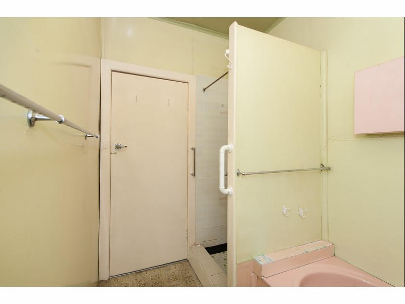 566 Mair Street, Lavington NSW 2641