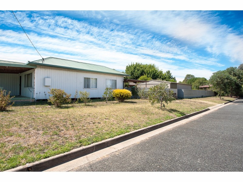 628 Storey Street, Lavington NSW 2641