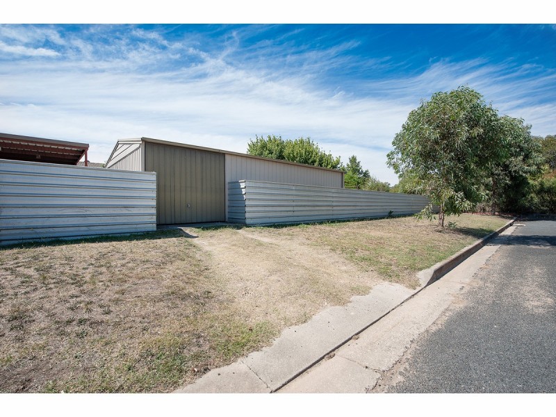 628 Storey Street, Lavington NSW 2641