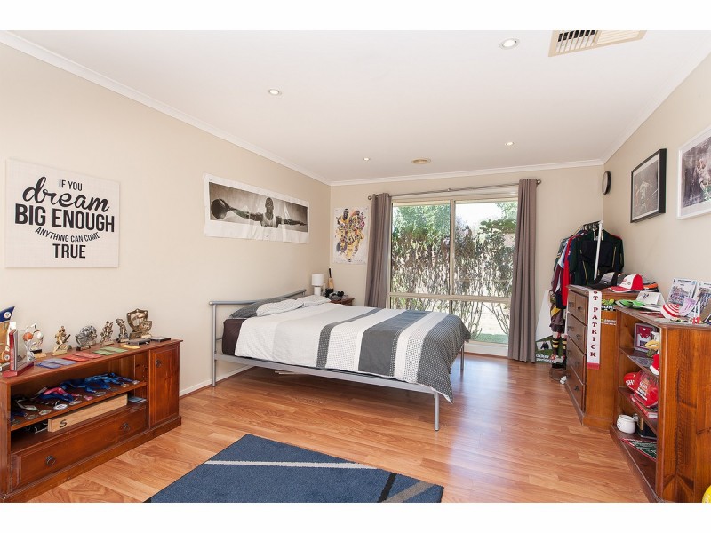 68 Mountford Crescent, East Albury NSW 2640