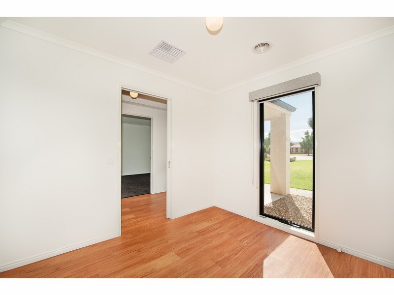 19 Cassinia Court, Thurgoona NSW 2640