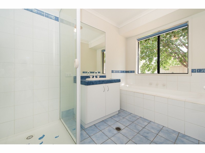 19 Cassinia Court, Thurgoona NSW 2640