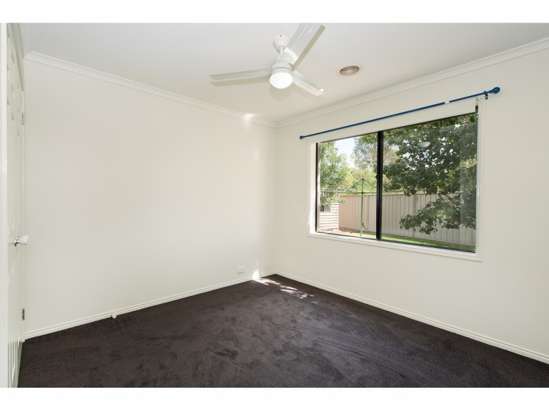 19 Cassinia Court, Thurgoona NSW 2640