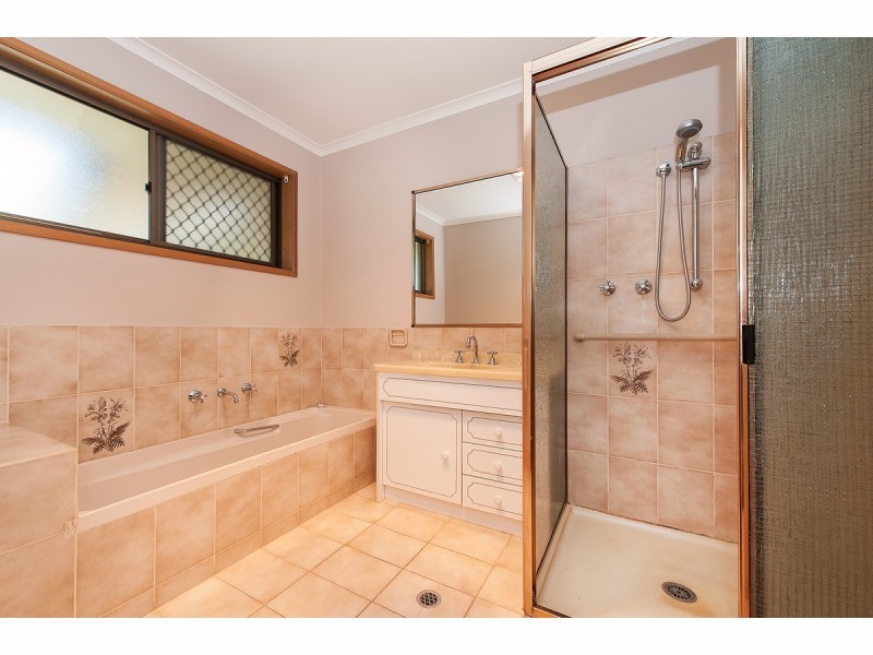 311 Chambers Avenue, East Albury NSW 2640