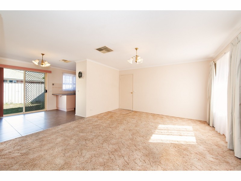 25 Wattletree Road, Lavington NSW 2641