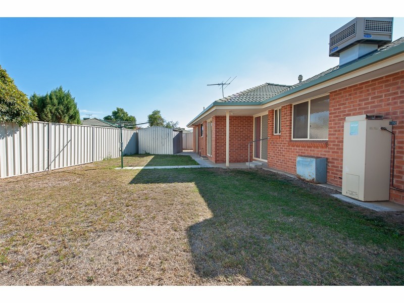 25 Wattletree Road, Lavington NSW 2641