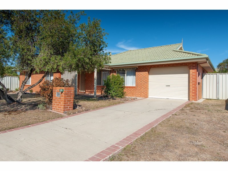 25 Wattletree Road, Lavington NSW 2641